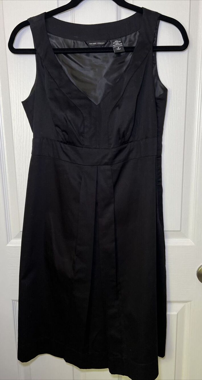 New York and Company Sheath Dress Size 4 Black Cotton Pleated Sleeveless Career